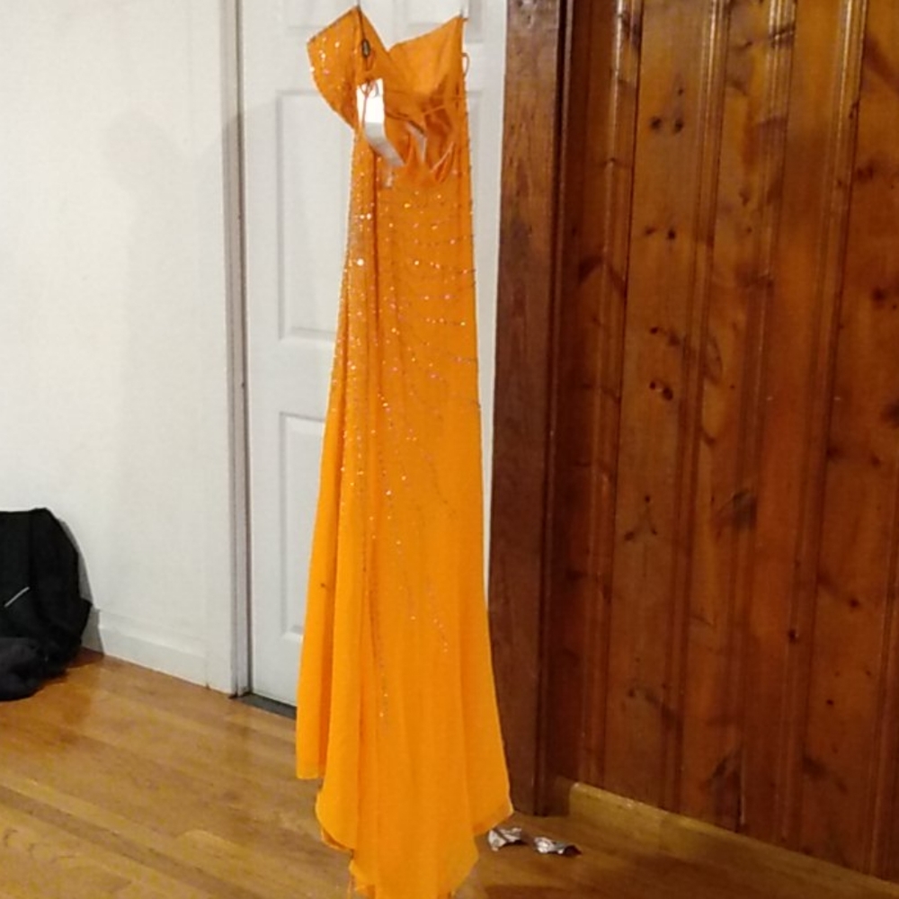 Dress - Picture 2 of 4